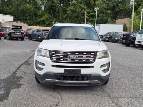 Used 2016 Ford Explorer XLT w/ Equipment Group 202A AWD/4WD image 2