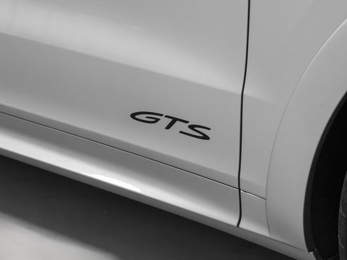 Certified 2025 Porsche Cayenne GTS AWD/4WD image 15