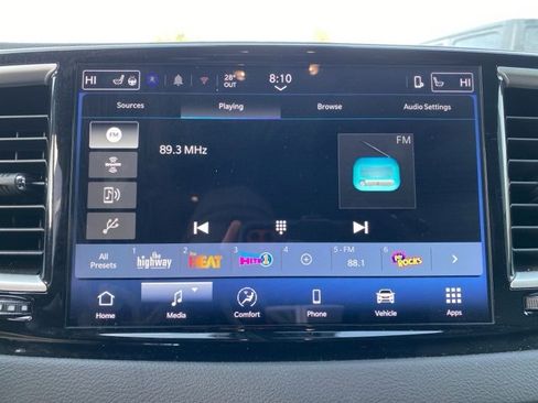 Certified 2025 Chrysler Pacifica Select image 23