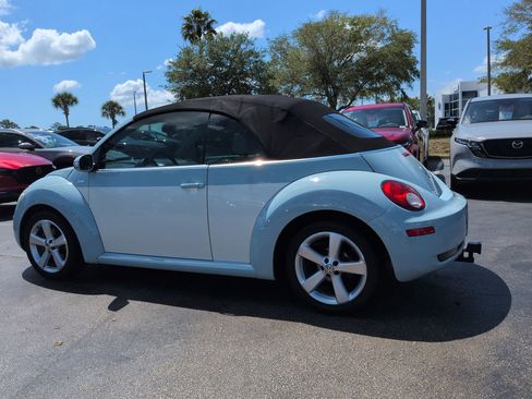 Used 2010 Volkswagen Beetle Convertible FWD image 6