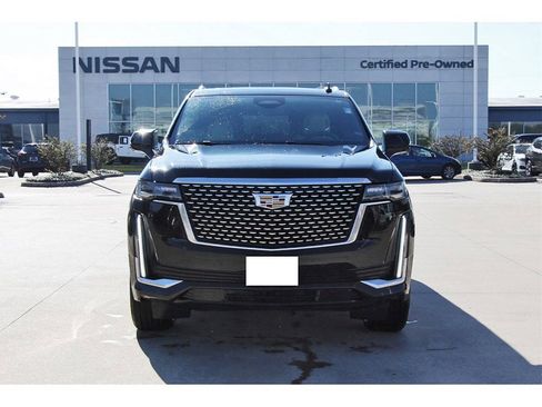 Used 2024 Cadillac Escalade Premium Luxury image 8