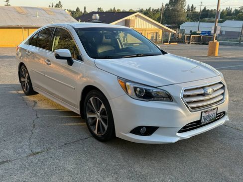 Used 2017 Subaru Legacy 2.5i Limited AWD/4WD image 11