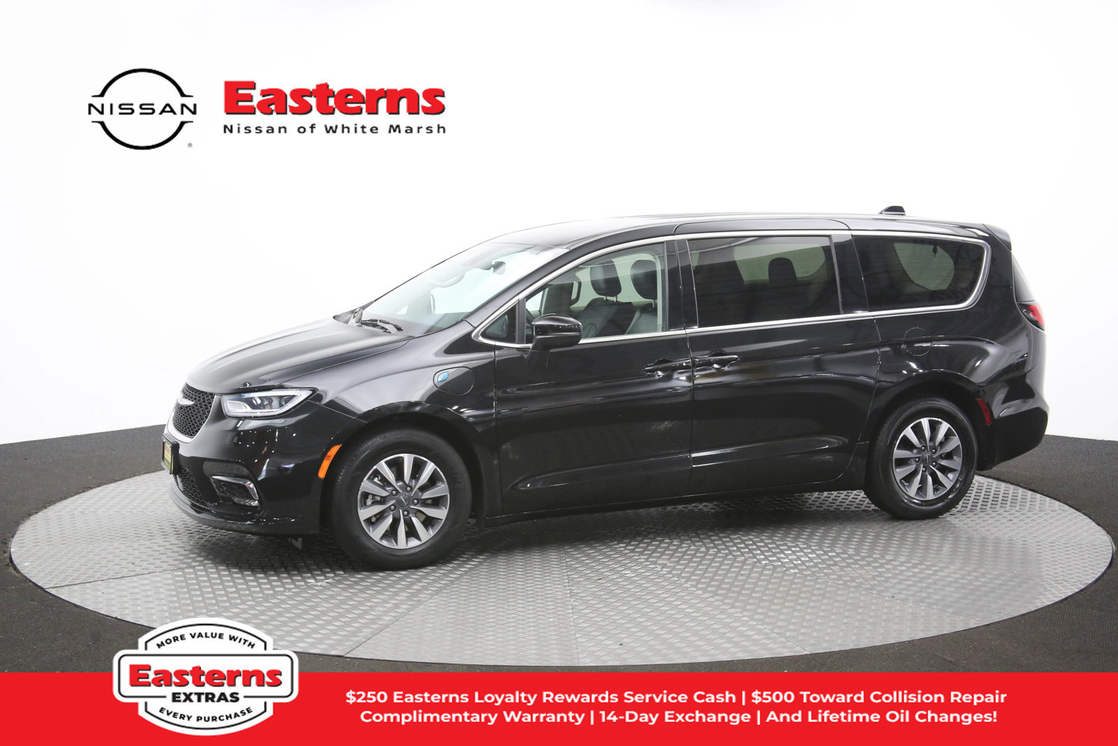 Used 2023 Chrysler Pacifica Touring-L FWD image 62