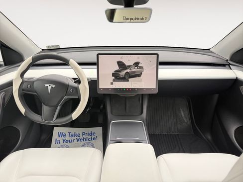 Used 2024 Tesla Model Y 2WD image 10