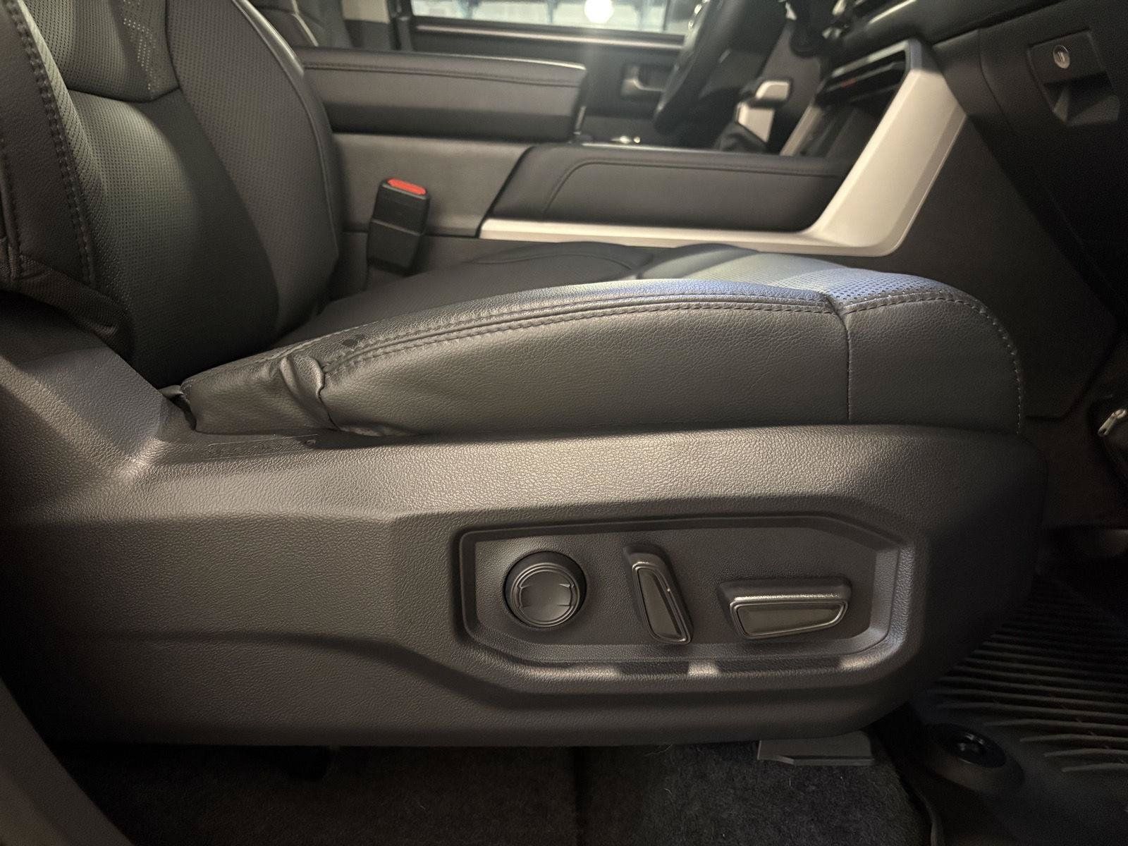 Used 2024 Toyota Tundra Limited AWD/4WD image 44