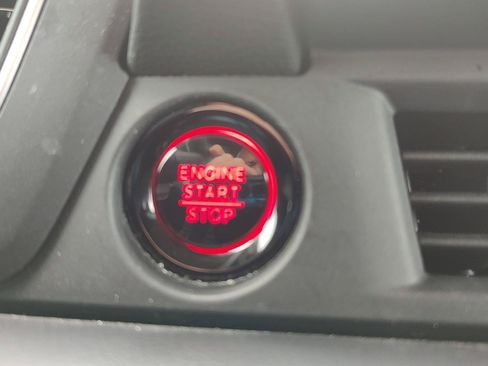 Used 2024 Honda Pilot Touring image 15