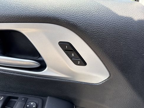 Used 2024 Chrysler Pacifica Limited FWD image 20