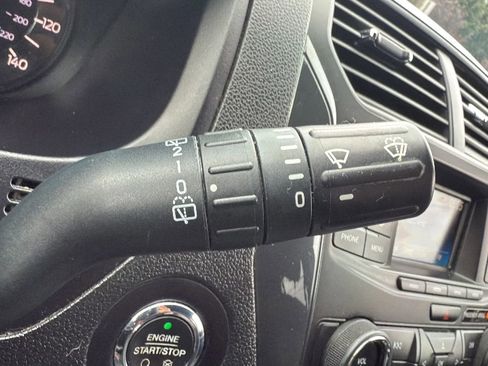 Used 2017 Ford Explorer XLT image 13