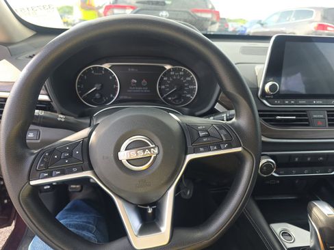 Used 2023 Nissan Altima 2.5 SV image 17