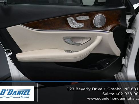 Used 2019 Mercedes-Benz E 300 4MATIC image 23