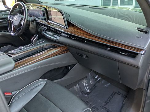 Used 2021 Cadillac Escalade Premium Luxury w/ Driver Assist Tech Package AWD/4WD image 20