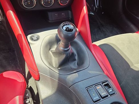 Used 2024 Nissan Z Performance w/ Floor Mat Package RWD image 32