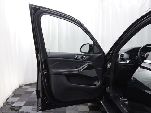 Used 2019 BMW X5 xDrive50i AWD/4WD image 4