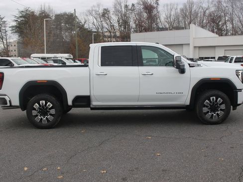 New 2026 GMC Sierra 2500 Denali w/ Denali Reserve Package image 8