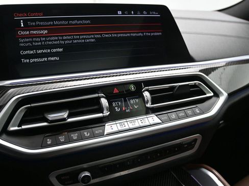 Used 2021 BMW X6 M50i w/ Premium Package image 4