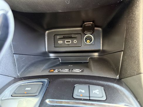 Used 2023 Chevrolet Equinox Premier image 46