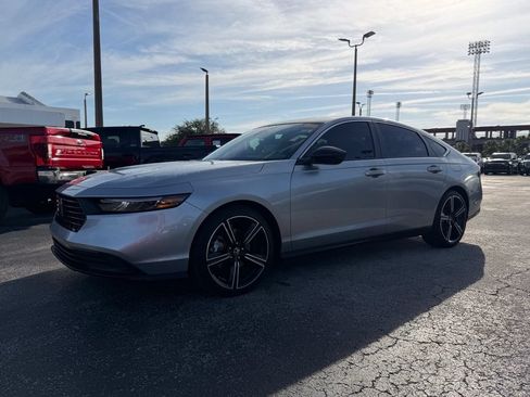 Used 2024 Honda Accord Sport image 9