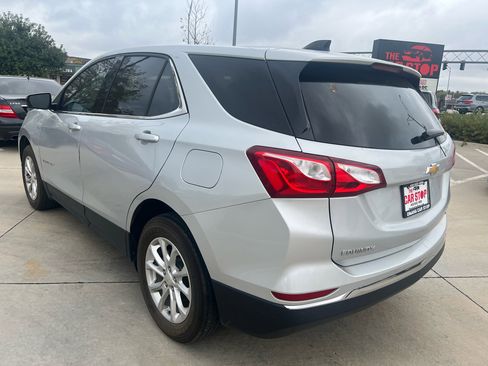Used 2020 Chevrolet Equinox LT image 2