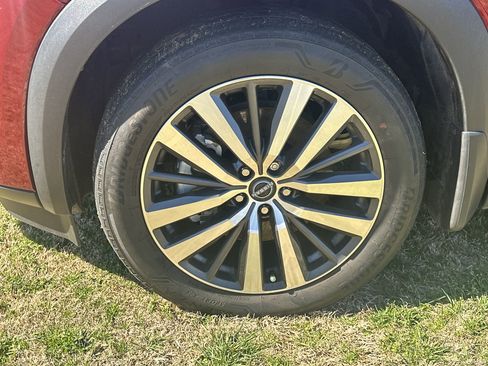 Used 2022 Nissan Pathfinder Platinum w/ Cargo Package image 11