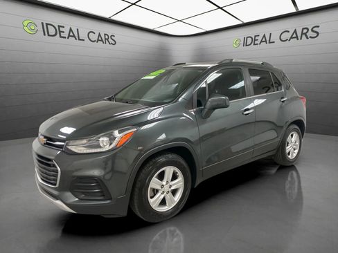 Used 2019 Chevrolet Trax LT w/ Driver Confidence Package FWD image 1