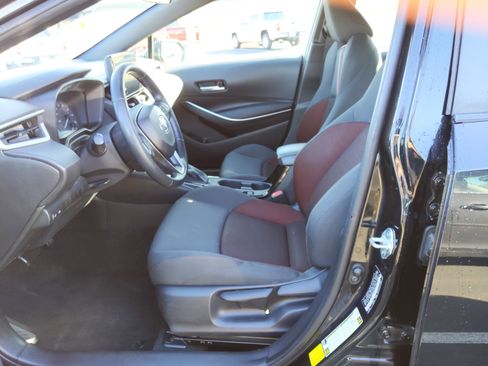 Used 2023 Toyota Corolla SE image 16