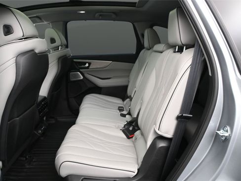 Used 2025 Acura MDX SH-AWD w/ Advance Package image 8