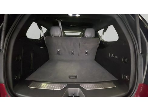 Used 2023 Chevrolet Suburban Z71 w/ Luxury Package AWD/4WD image 18