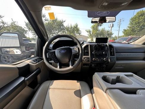 Used 2017 Ford F250 XL w/ Power Equipment Group AWD/4WD image 15