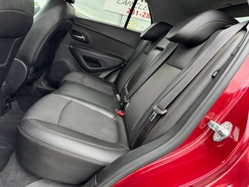 Used 2018 Chevrolet Trax LT w/ LT Convenience Package AWD/4WD image 10