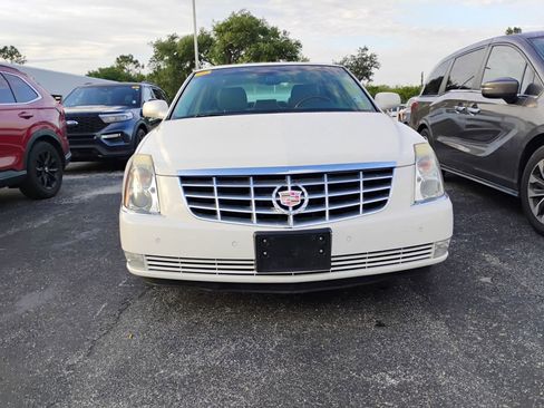 Used 2009 Cadillac DTS FWD image 8