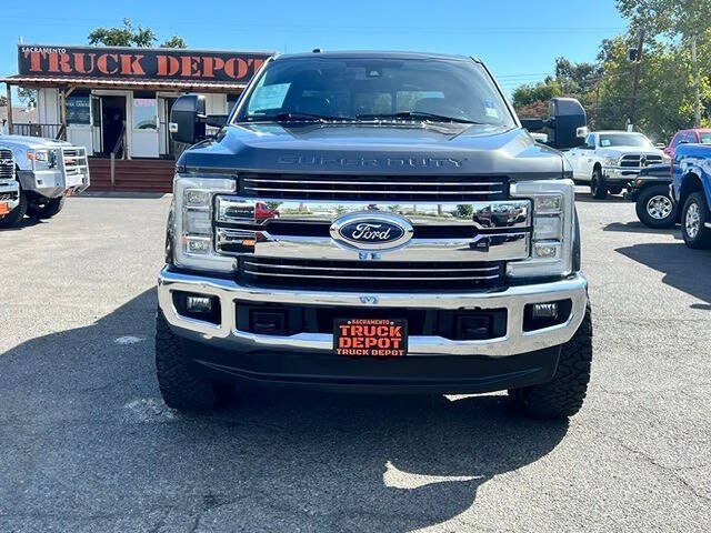 Used 2017 Ford F250 Lariat w/ Lariat Ultimate Package AWD/4WD image 3