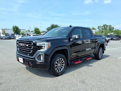 Used 2021 GMC Sierra 1500 AT4 w/ AT4 Value Package AWD/4WD image 9