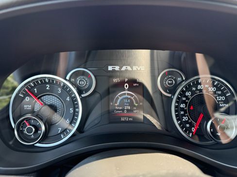 Used 2024 RAM 1500 Big Horn image 28