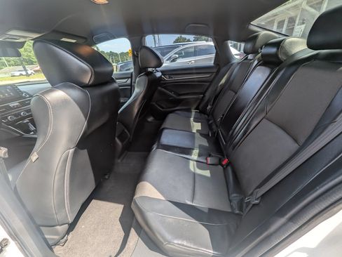 Used 2018 Honda Accord Sport image 29