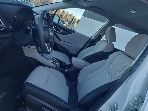 Used 2022 Subaru Forester Base image 9