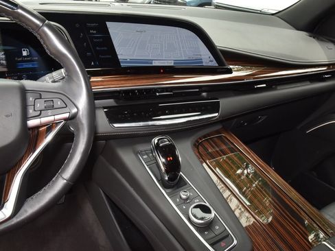 Used 2023 Cadillac Escalade Premium Luxury AWD/4WD image 19