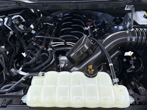 Used 2025 Ford F150 XL RWD image 9