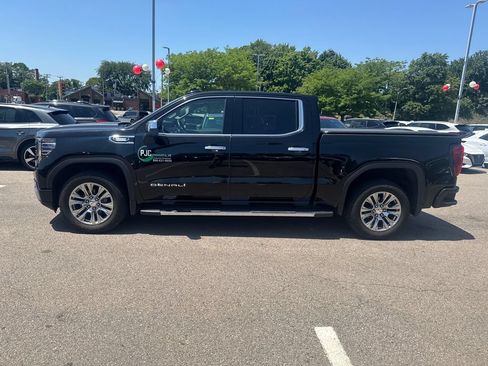 Used 2023 GMC Sierra 1500 Denali AWD/4WD image 4