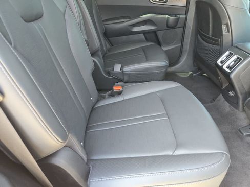 Certified 2025 Kia Sorento EX w/ Panoramic Sunroof Package FWD image 20