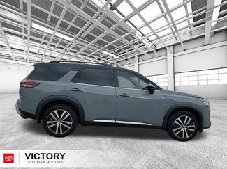 Used 2024 Nissan Pathfinder Platinum video 2