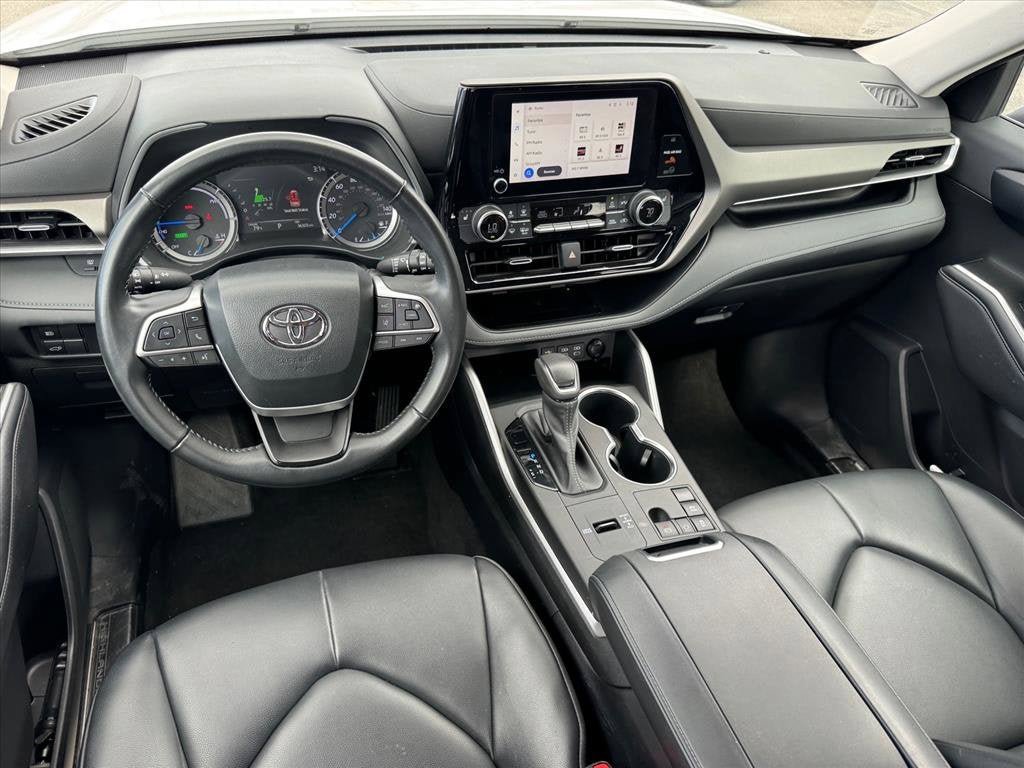 Used 2023 Toyota Highlander XLE FWD image 14