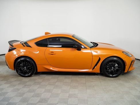 Used 2023 Toyota GR86 10th Anniversary SE image 21