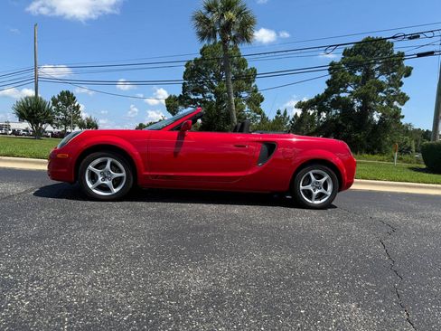 Used 2002 Toyota MR2 RWD image 3