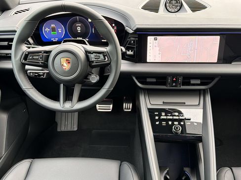 Certified 2026 Porsche Macan GTS Electric AWD/4WD image 29