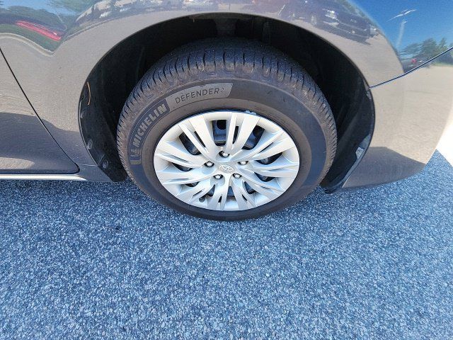 Used 2012 Toyota Camry LE FWD image 17