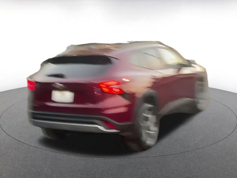 Used 2025 Chevrolet Trax LT image 14