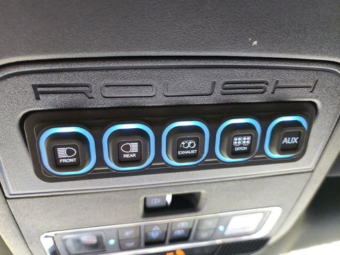 New 2025 Ford F150 Lariat w/ Equipment Group 502A High image 91