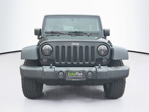 Used 2017 Jeep Wrangler Unlimited Sport w/ Connectivity Group AWD/4WD image 2
