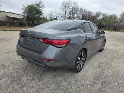 Used 2022 Nissan Sentra SV w/ SV Premium Package image 4
