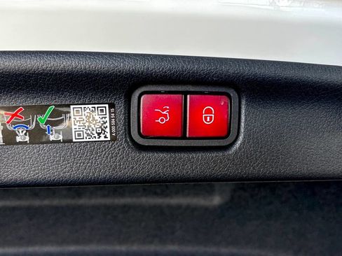 Certified 2026 Mercedes-Benz C 300 4MATIC Sedan image 38